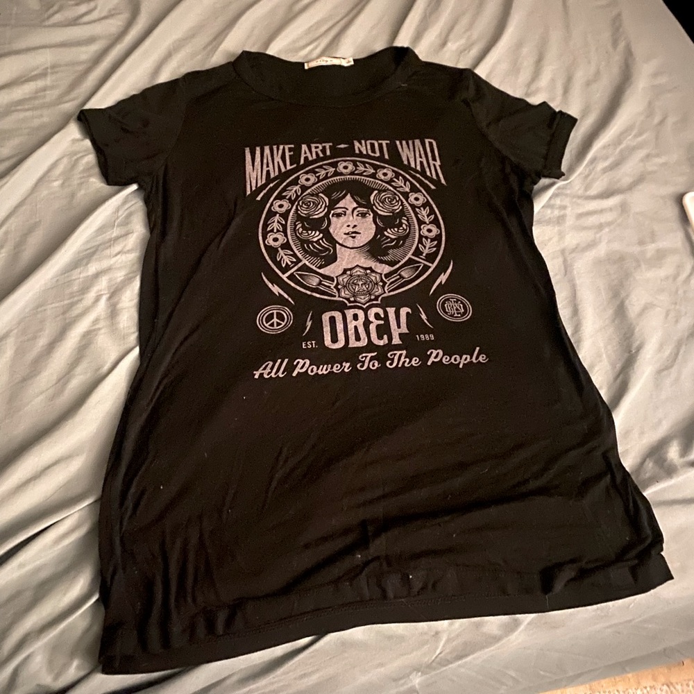 Obey t-shirt
